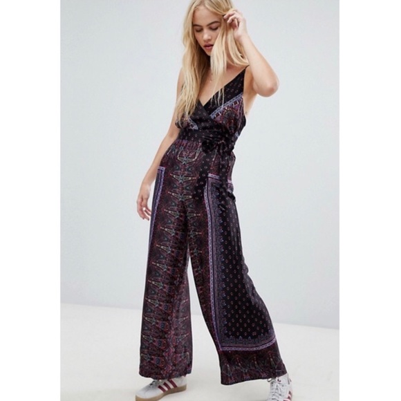 NEW FREE PEOPLE PRINTED WRAP-EFFECT JUMPSUIT - Picture 4 of 8